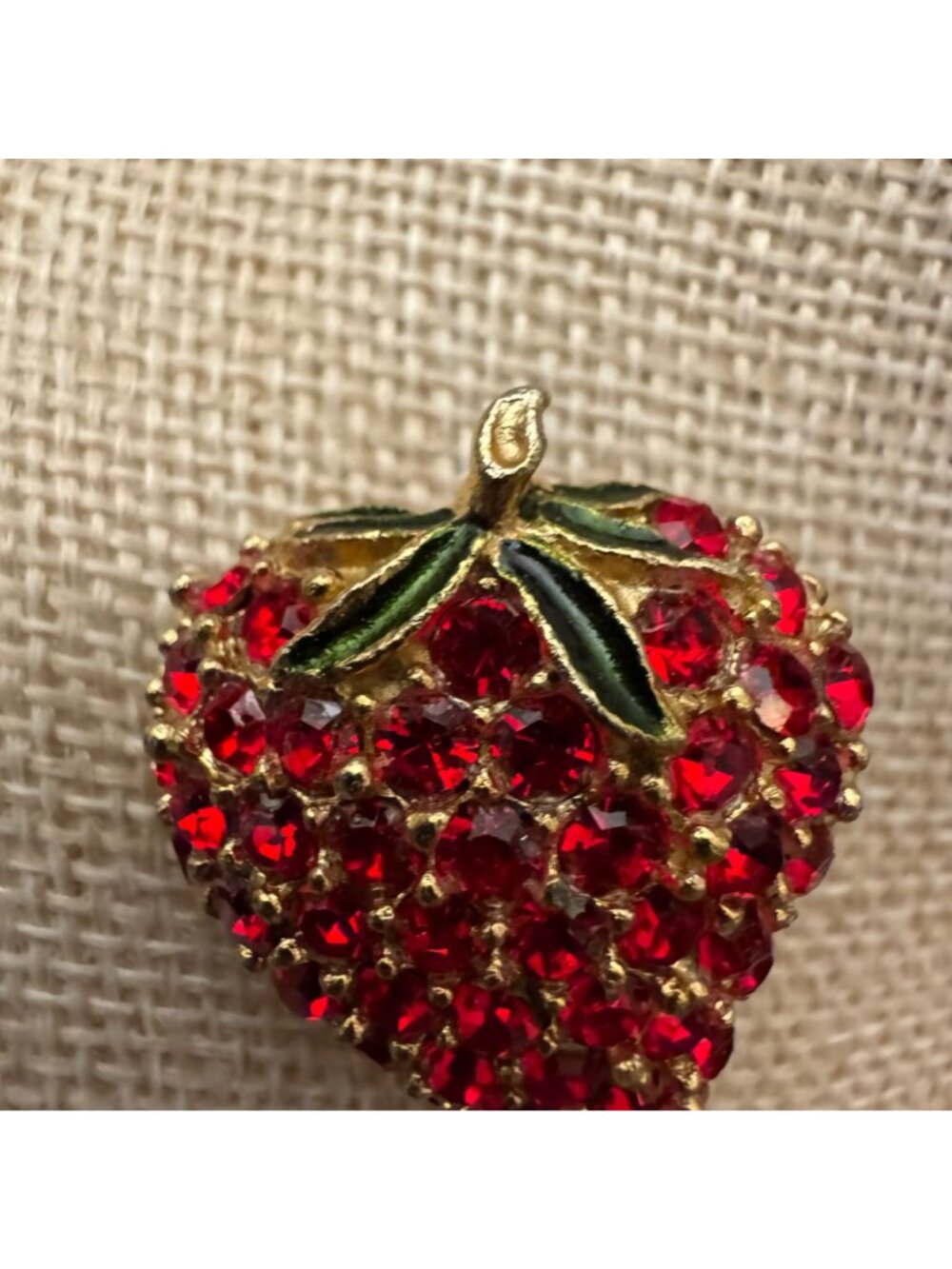 Strawberry Shaped Red Rhinestone Enamel Gold-Tone Vintage Brooch Pin - Picture 3 of 7